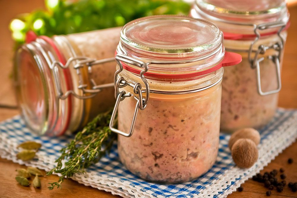 Im Weckglas pasteurisiert hält sich die Leberwurst mehrere Monate